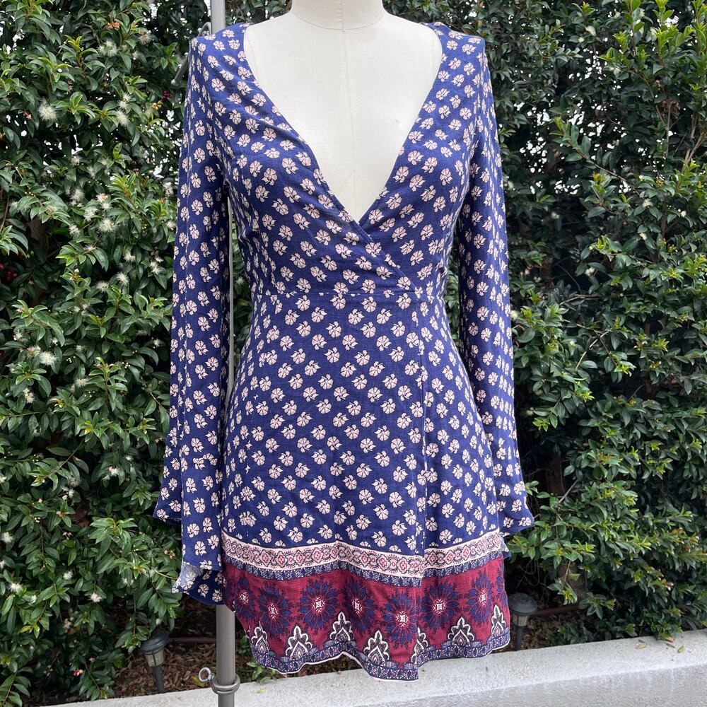 Forever 21 NWT Blue White Floral Bell Sleeve Dress Size Small Boho Mini Dress